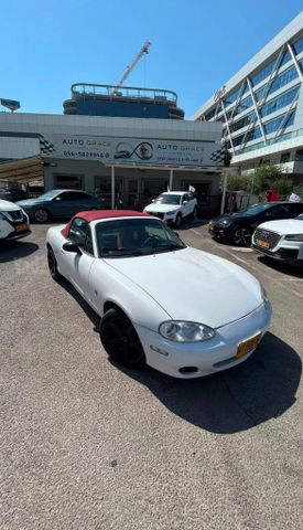 מודעת רכב מאזדה MX-5