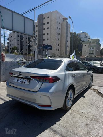 טויוטה קורולה