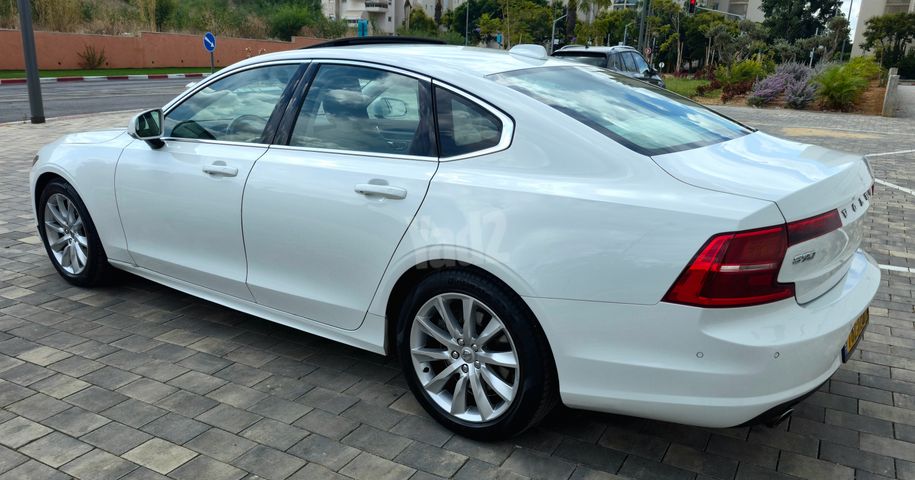 וולוו S90