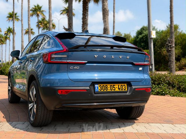 וולוו C40