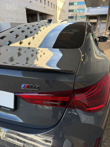 ב מ וו M4