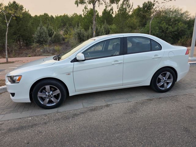 מיצובישי לנסר