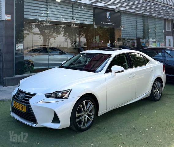 מודעת רכב לקסוס IS