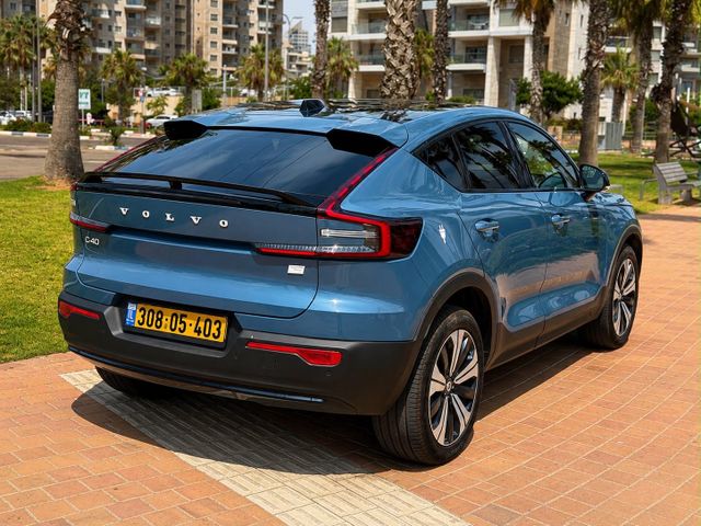 וולוו C40