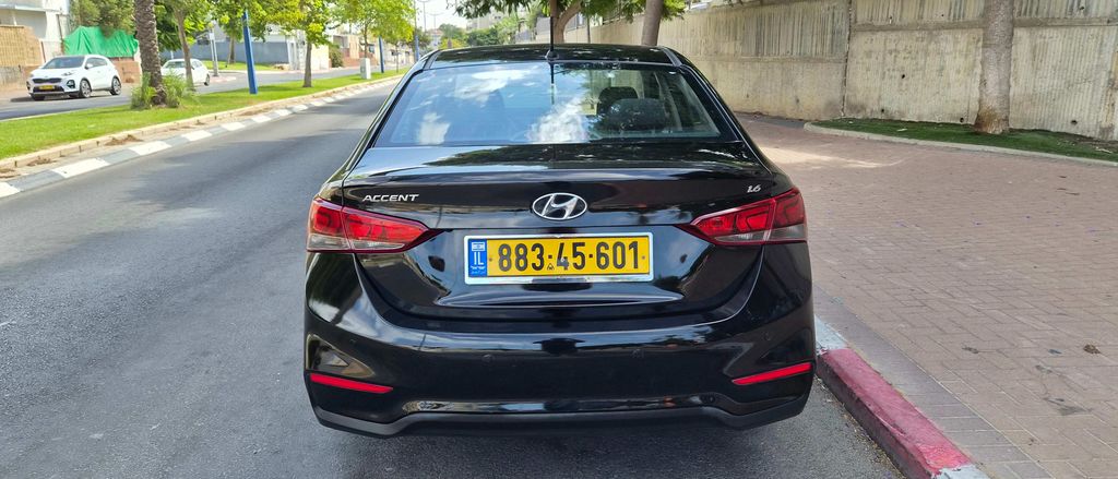 יונדאי אקסנט i25