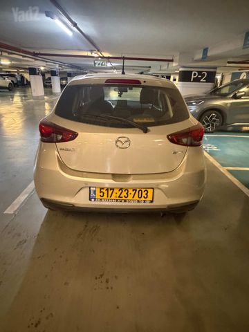מודעת רכב מאזדה 2