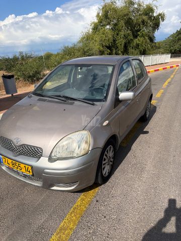 טויוטה יאריס