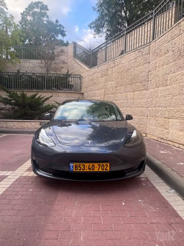 מודעת רכב טסלה מודל 3