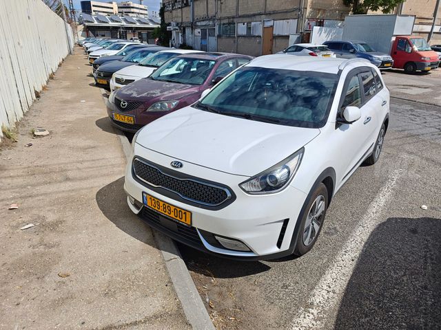 קיה נירו