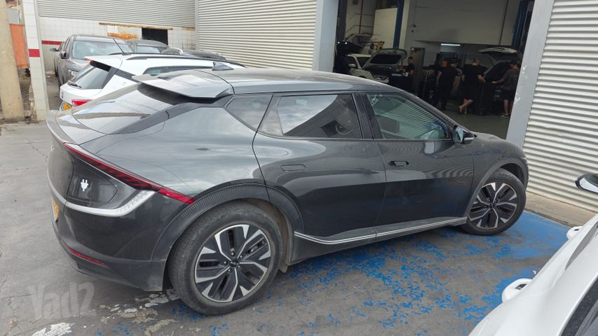 מודעת רכב קיה EV6