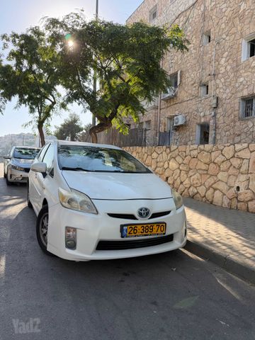 טויוטה פריוס