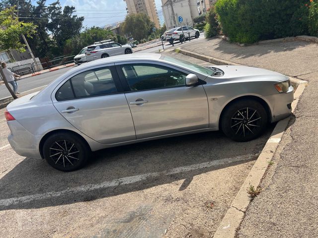 מיצובישי לנסר