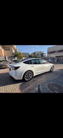 טסלה מודל 3
