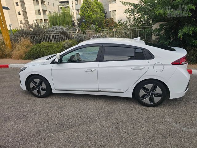 יונדאי איוניק