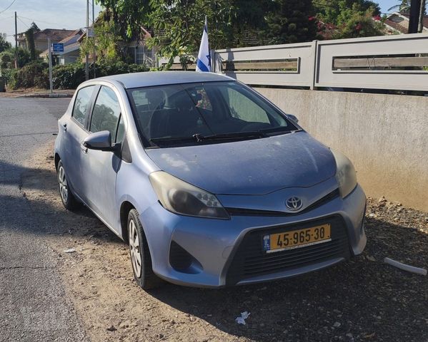 טויוטה יאריס