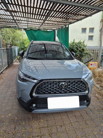 טויוטה קורולה קרוס