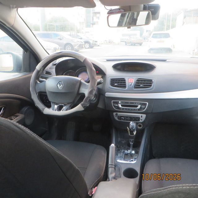 פלואנס Comfort אוט׳ דיזל 1.5 (110 כ״ס)