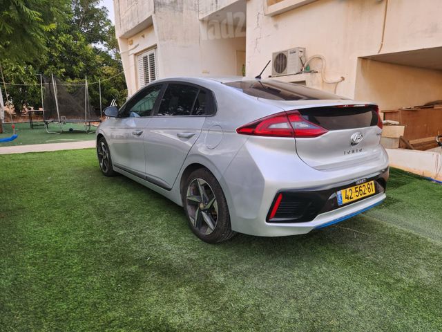 יונדאי איוניק