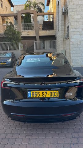 טסלה מודל 3