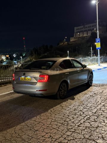 סקודה אוקטביה