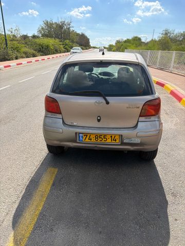 טויוטה יאריס