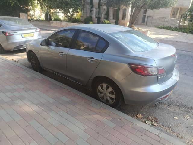 מאזדה 3