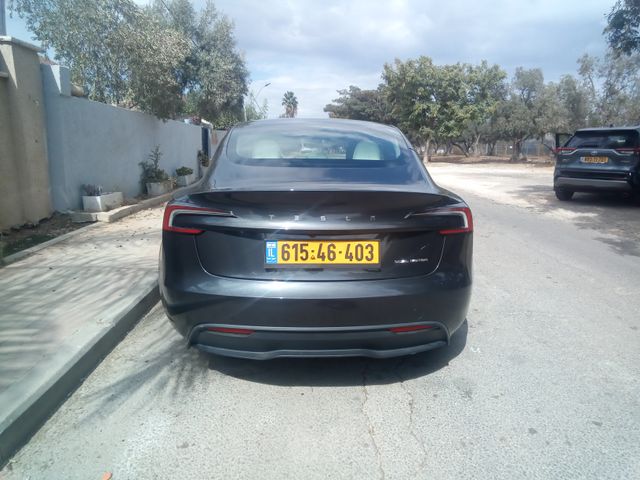 טסלה מודל 3