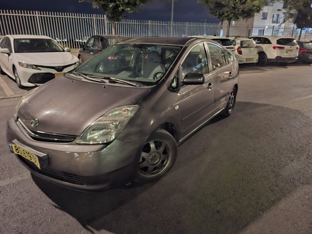 טויוטה פריוס