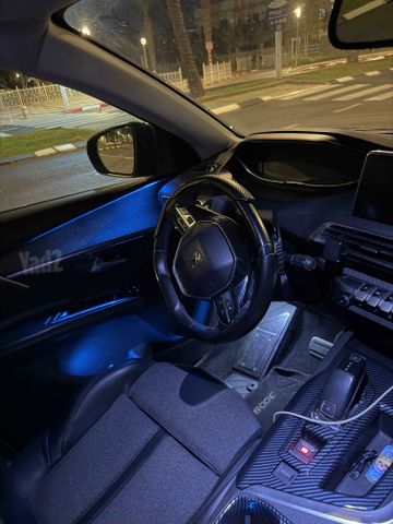 פיג'ו 3008