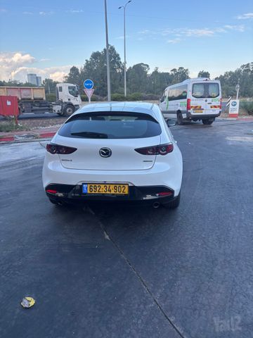 מאזדה 3