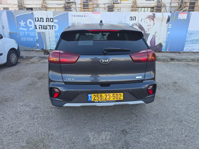 קיה נירו