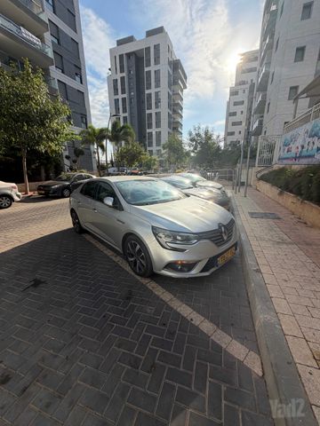 רנו מגאן