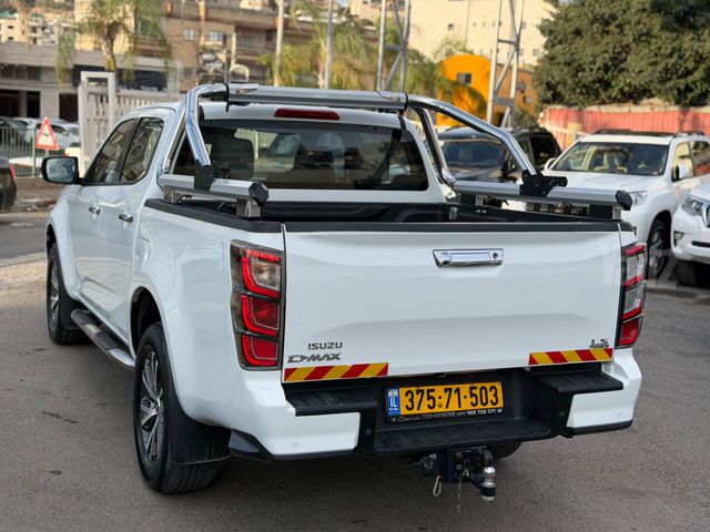 איסוזו די-מקס