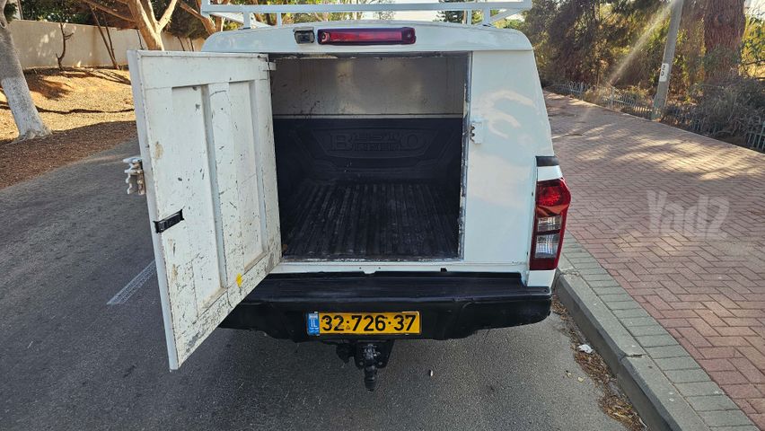 איסוזו די-מקס