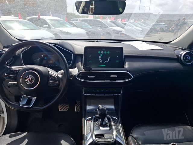 מודעת רכב אם ג'י EHS PHEV 1