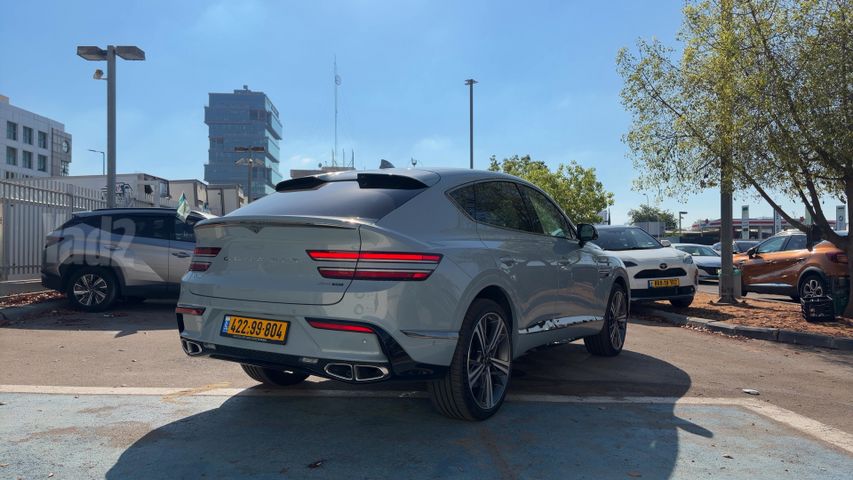 ג'נסיס GV80