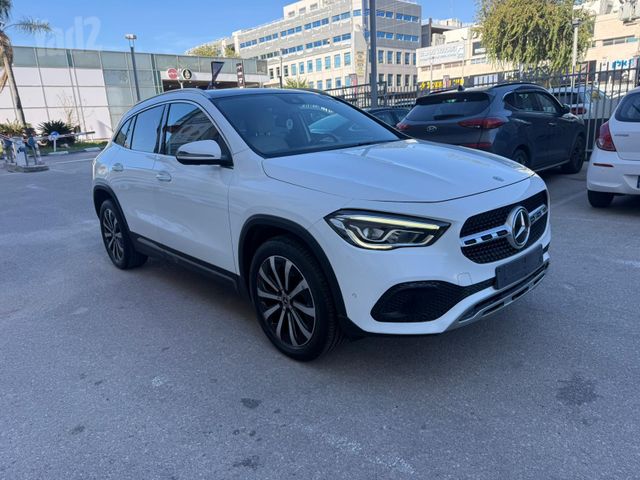 מרצדס-בנץ GLA