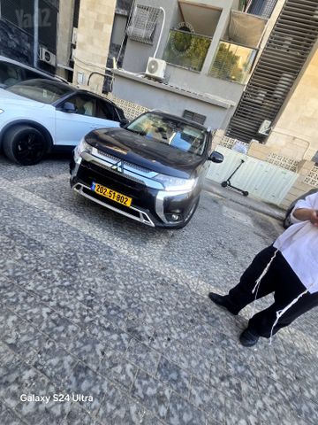 מיצובישי אאוטלנדר
