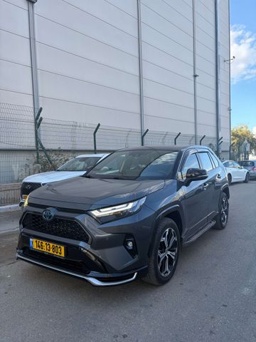 טויוטה RAV4