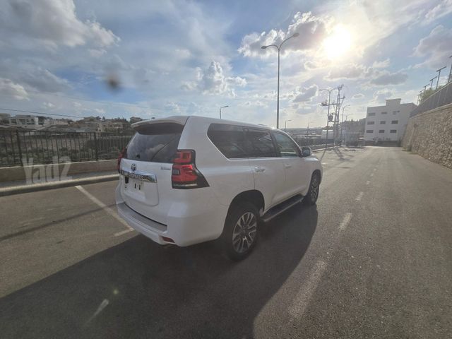 מודעת רכב טויוטה לנד קרוזר 1