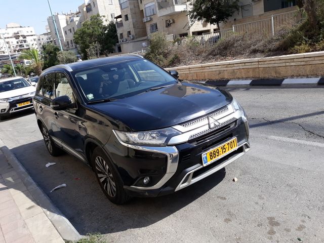מיצובישי אאוטלנדר