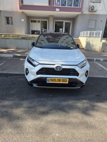 טויוטה RAV4