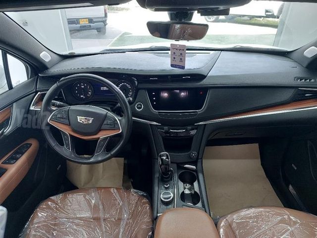 קאדילק XT5