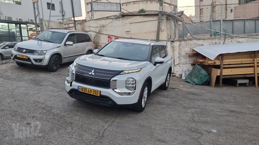 מיצובישי אאוטלנדר