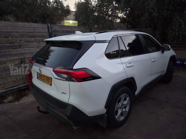 טויוטה RAV4