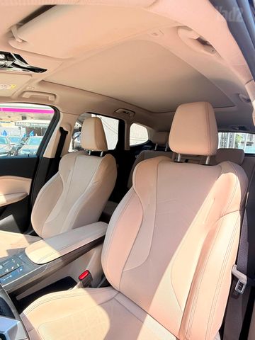 ב מ וו X1