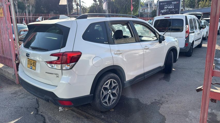 סובארו פורסטר