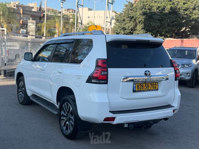 טויוטה לנד קרוזר