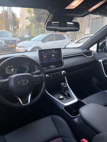 טויוטה RAV4