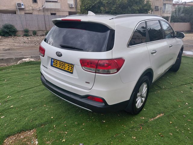 קיה סורנטו
